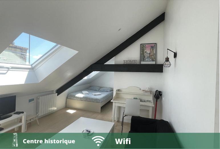 Cοcοοn Apartment Dinan Bagian luar foto